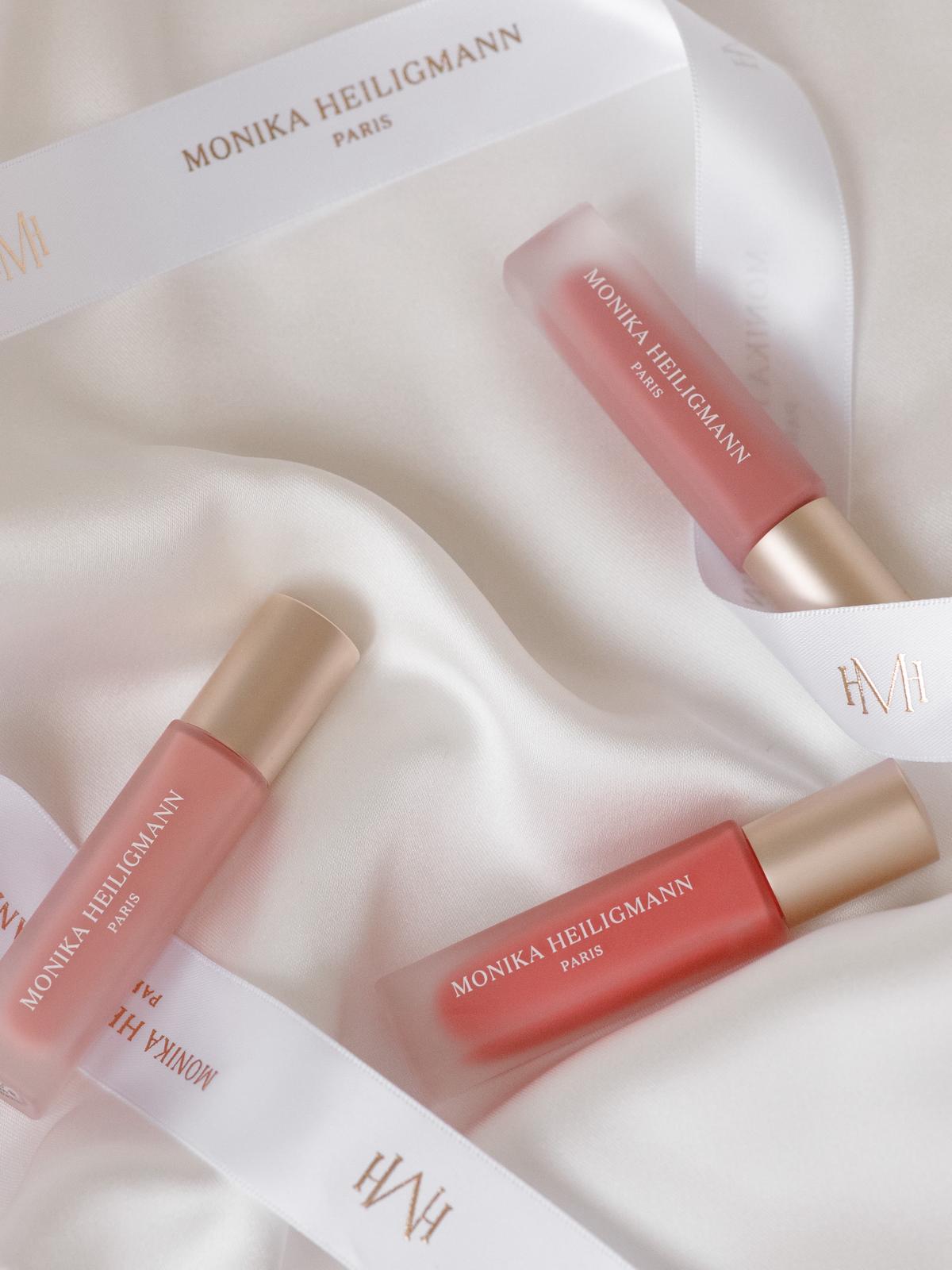 Tinted lip-plumping gloss-serum by Monika Heilligmann Paris. Enhances lip volume, hydration and radiance with active peptides and hyaluronic acid.